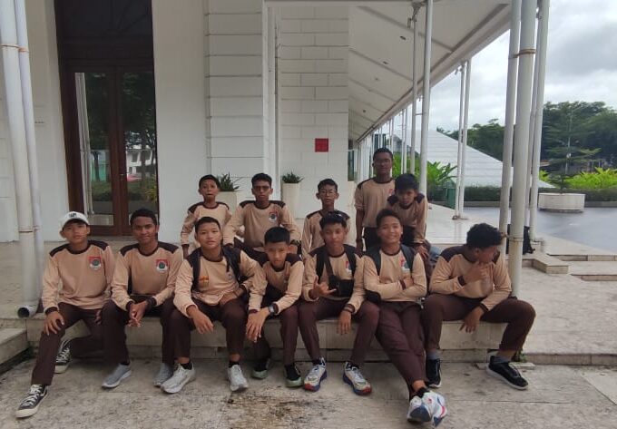 Santri Insan Permata Boarding School Bojonegoro Laksanakan Backpacker Edukatif dan Religius di Kota Surabaya